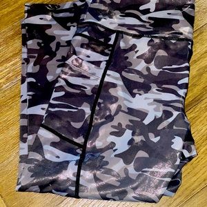Zyia camo metallic